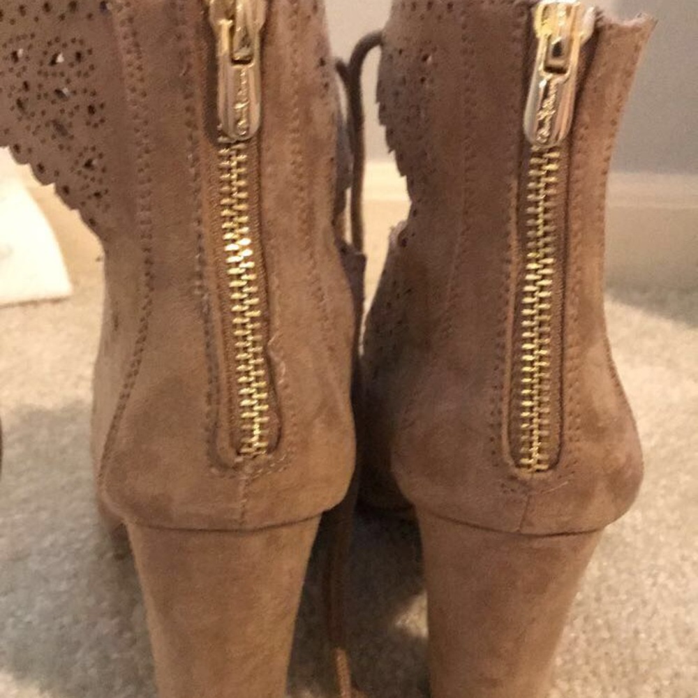 Tan tie up heels